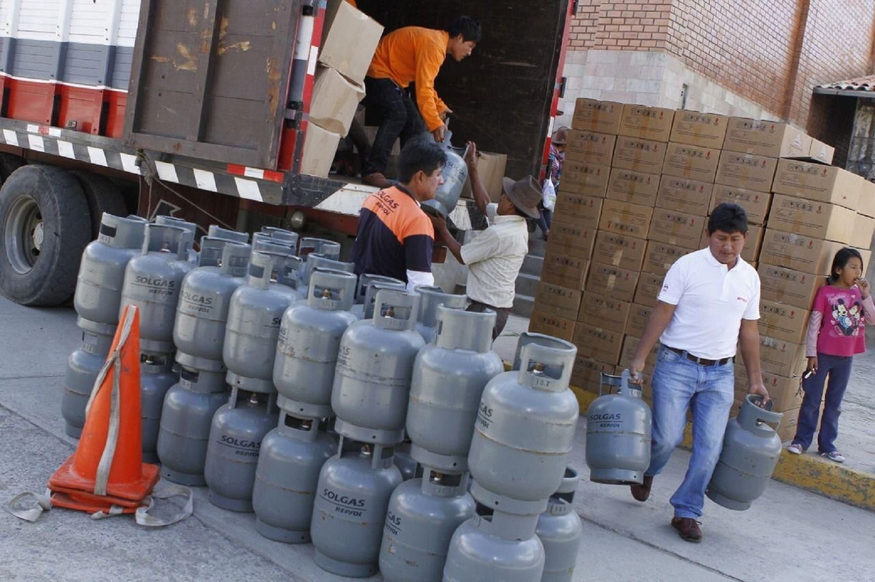 Fijan bandas de precios para el diésel vehicular y GLP envasado